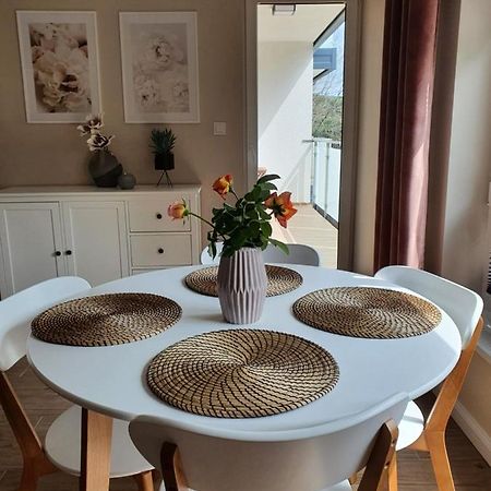 Zamiejska Modern Apartments Nowy Apartamentowiec Winda สวูพสค์ ภายนอก รูปภาพ