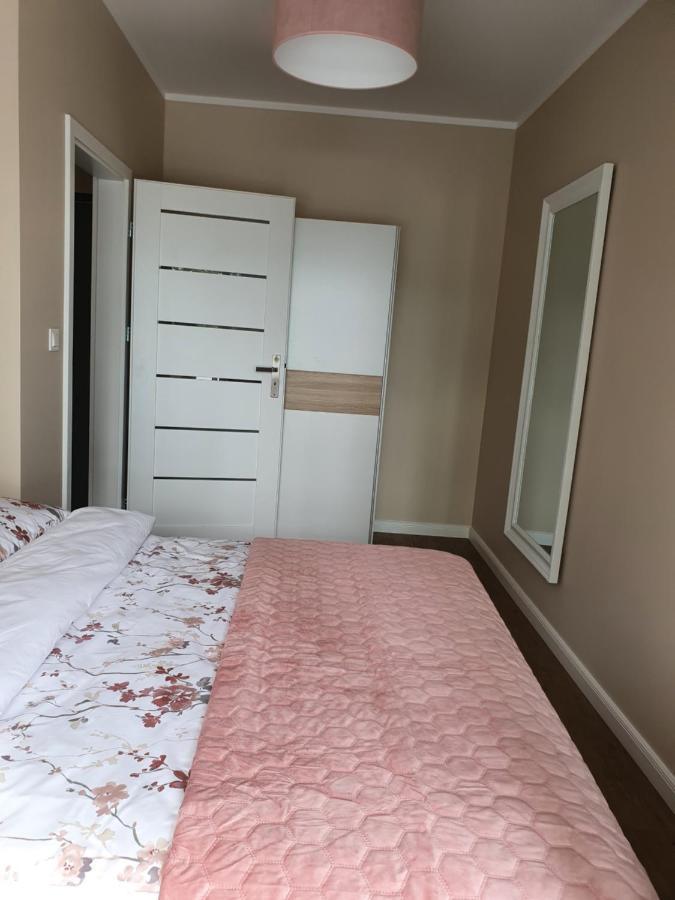 Zamiejska Modern Apartments Nowy Apartamentowiec Winda สวูพสค์ ภายนอก รูปภาพ