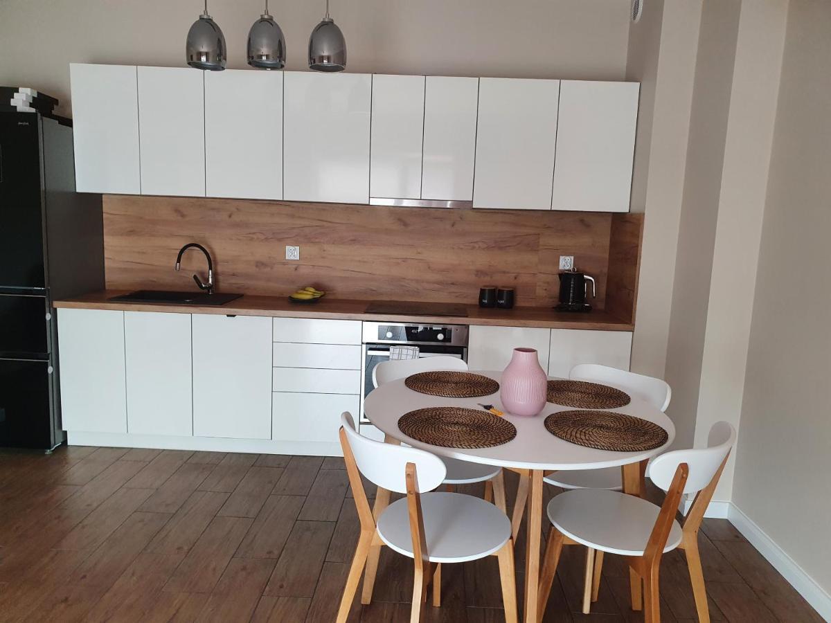 Zamiejska Modern Apartments Nowy Apartamentowiec Winda สวูพสค์ ภายนอก รูปภาพ