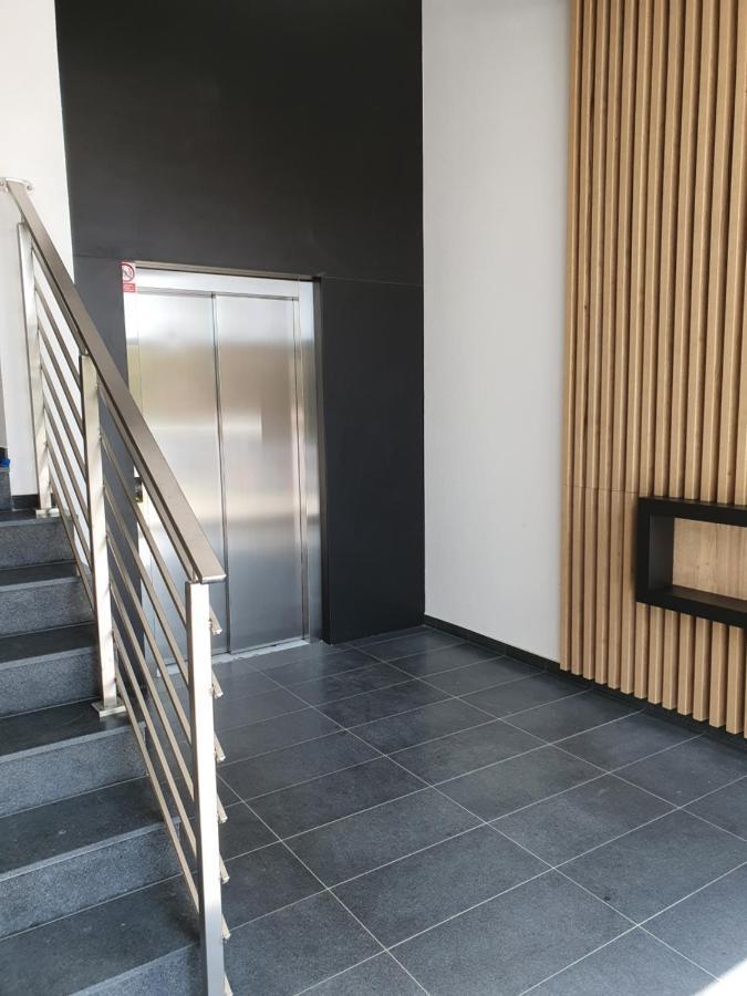 Zamiejska Modern Apartments Nowy Apartamentowiec Winda สวูพสค์ ภายนอก รูปภาพ